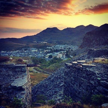 Snowdonia Miners Cottage Блайнай-Фестініоґ Екстер'єр фото